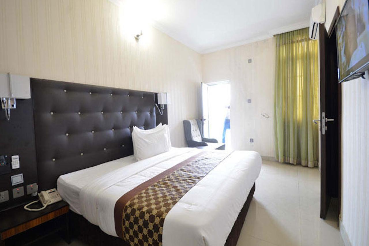 Lakeem Suites Agboyin Surulere Lagos Exterior foto